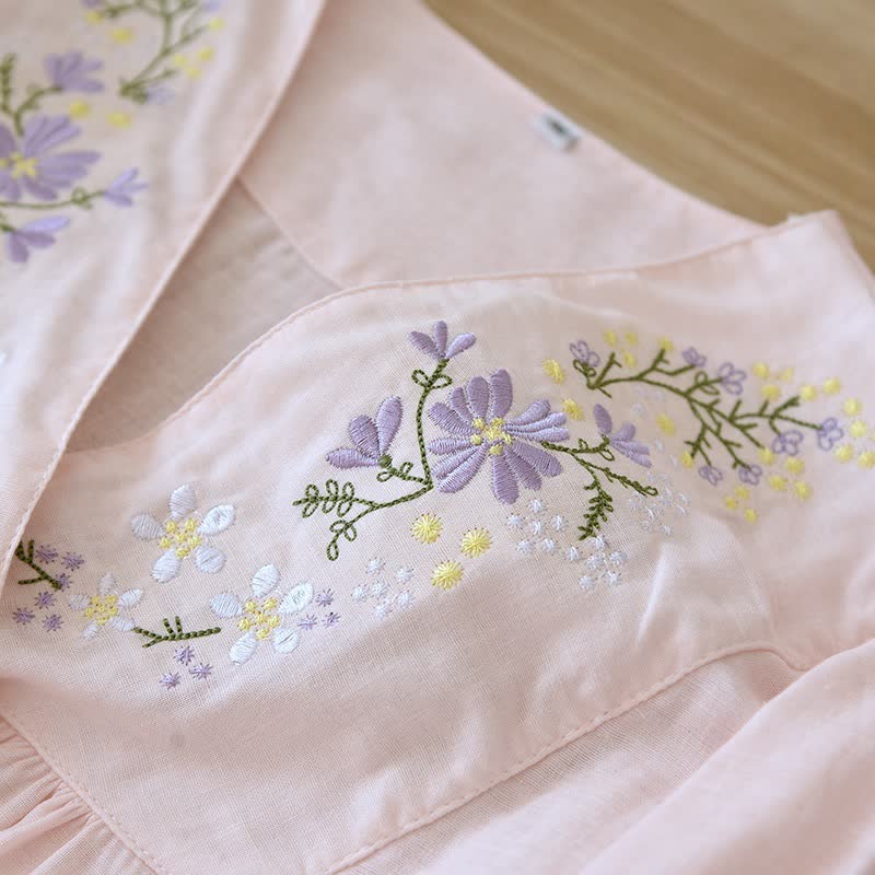 Kimono d'intérieur en gaze de coton orné de broderies florales - image 7