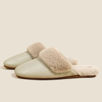 Pantoufles simples en peluche unie - image 2
