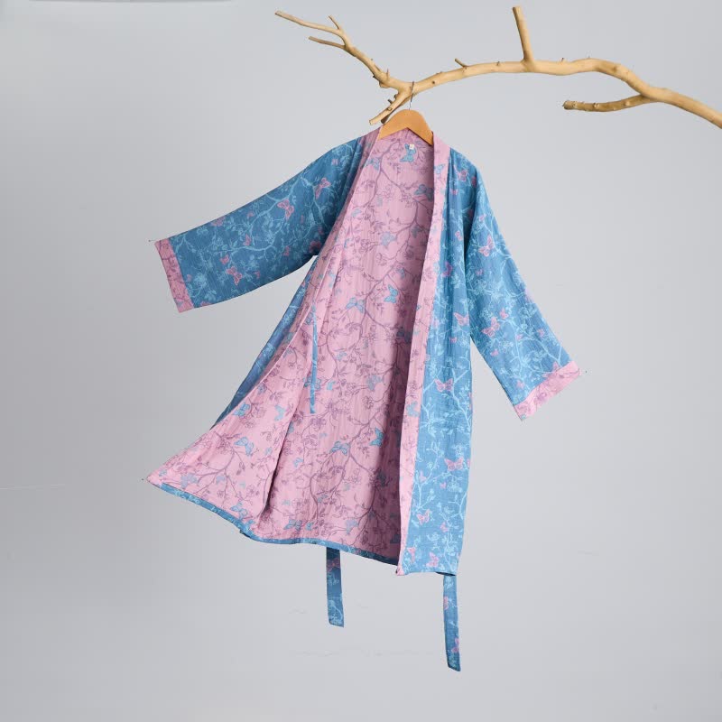 Peignoir élégant de style kimono en gaze de coton à motifs floraux et papillons. - image 2