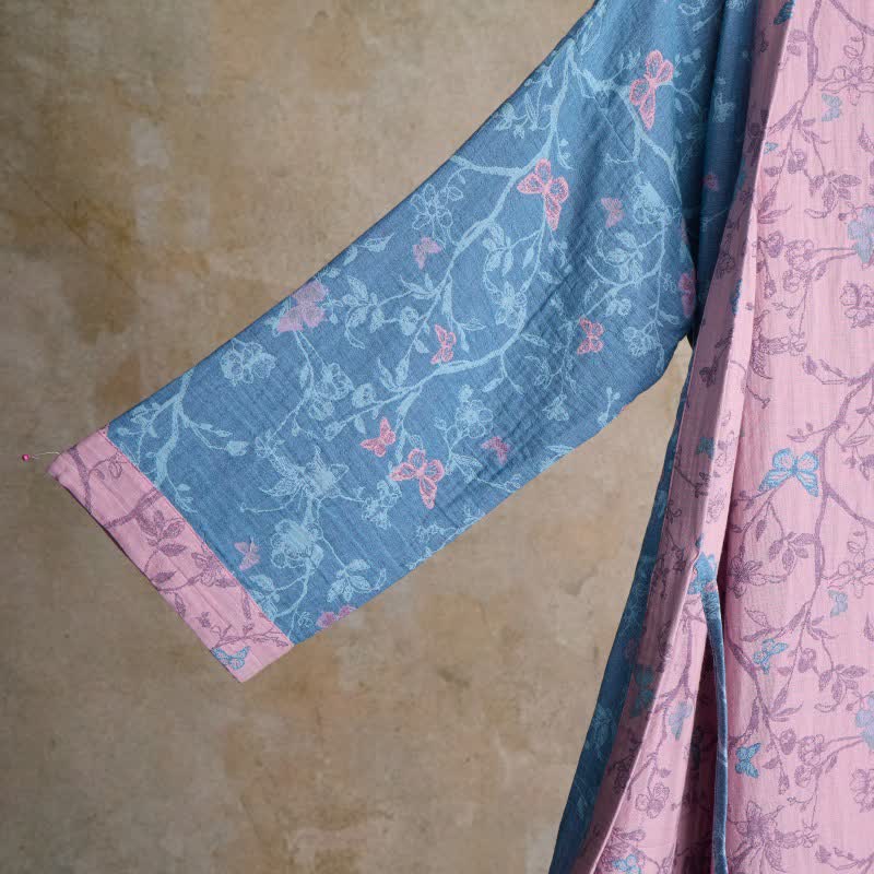 Peignoir élégant de style kimono en gaze de coton à motifs floraux et papillons. - image 4