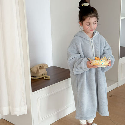 Peignoir enfant simple et moelleux, avec capuche et fermeture éclair - image 12