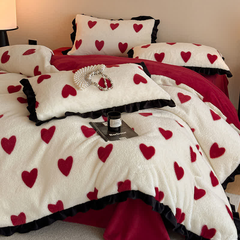 Ensemble de literie en peluche avec motif cœur et volants romantiques (4 pièces) - image 1