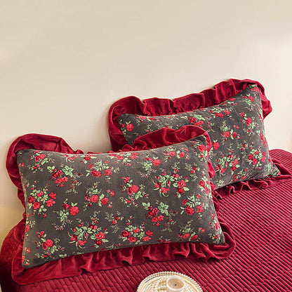 Linge de lit vintage en velours à motifs de roses et à volants - image 6