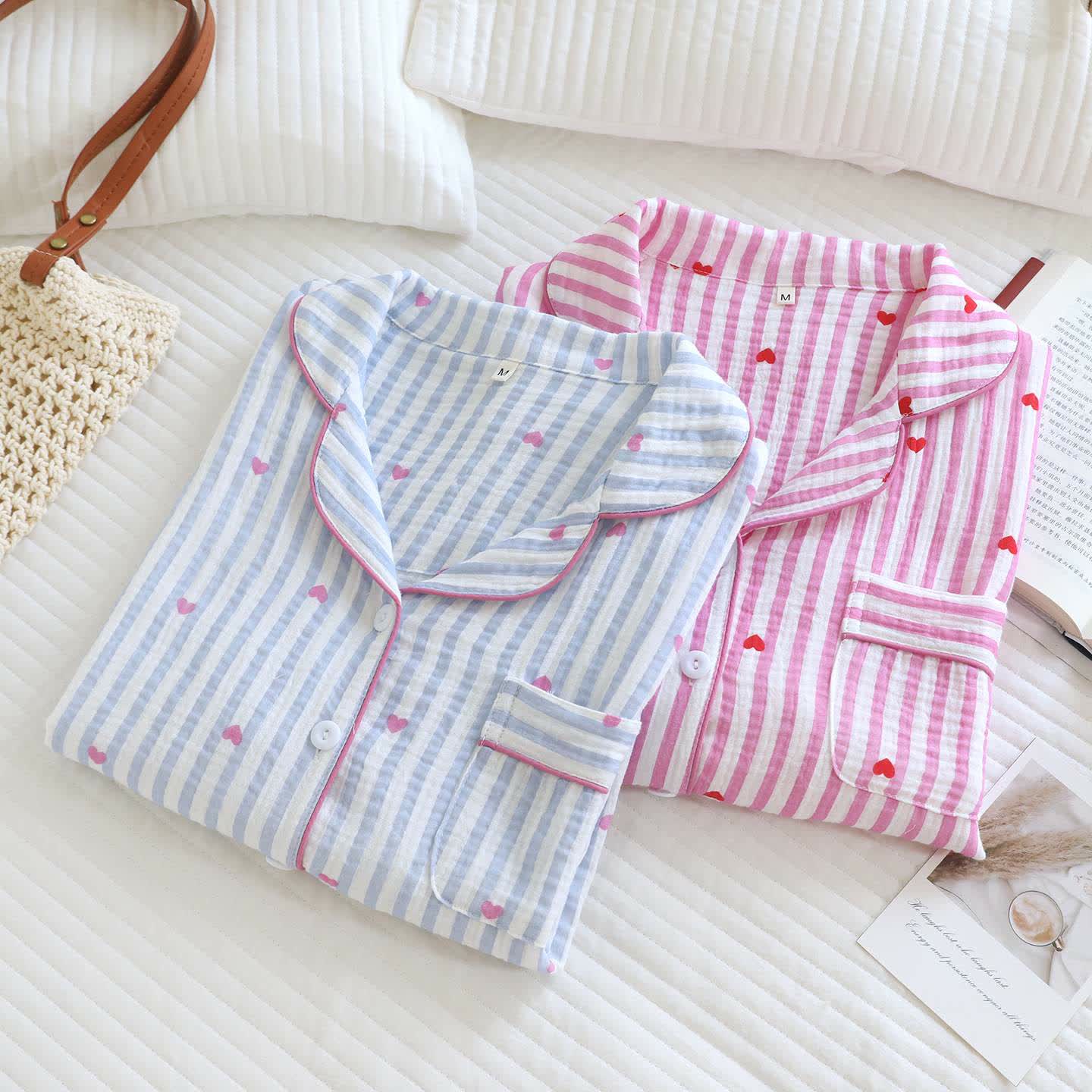 Ensemble pyjama en gaze de coton à rayures et à motifs de cœurs - image 1