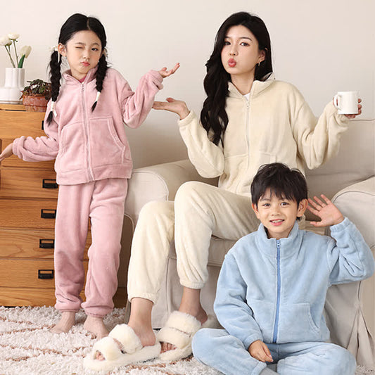 Ensemble pyjama chaud pour enfant, de couleur unie et avec fermeture éclair - image 0