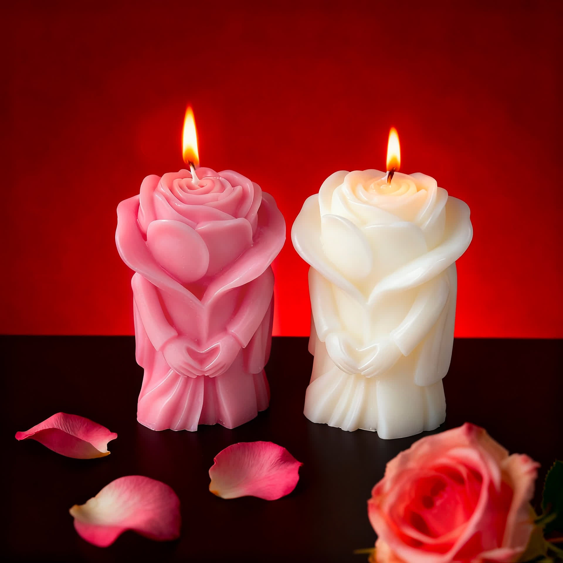 Bougie parfumée romantique en forme de rose - Rose et blanc - 4 pièces - 9,5 cm x 6,6 cm x 5,8 cm - image 1
