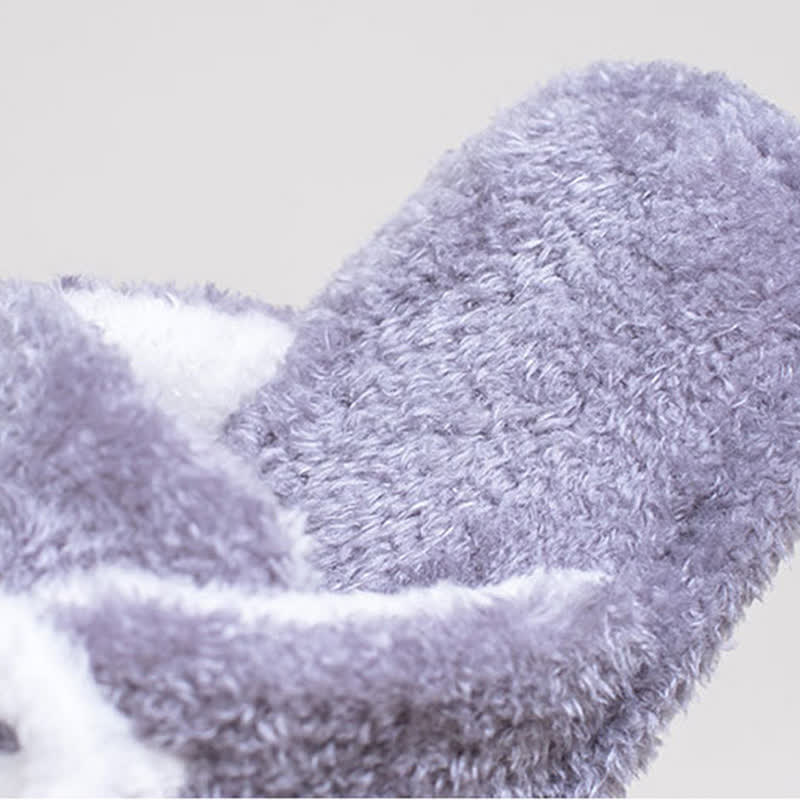 Pantoufles en peluche à motif de pattes de chat, à lacets et bout fermé - image 17