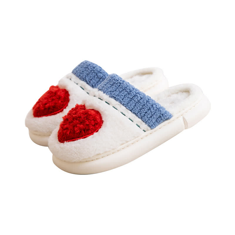 Pantoufles en peluche à motif cœur - image 5