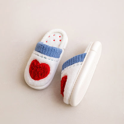 Pantoufles en peluche à motif cœur - image 4
