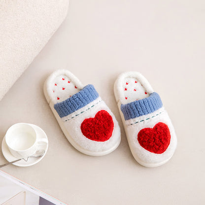Pantoufles en peluche à motif cœur - image 3