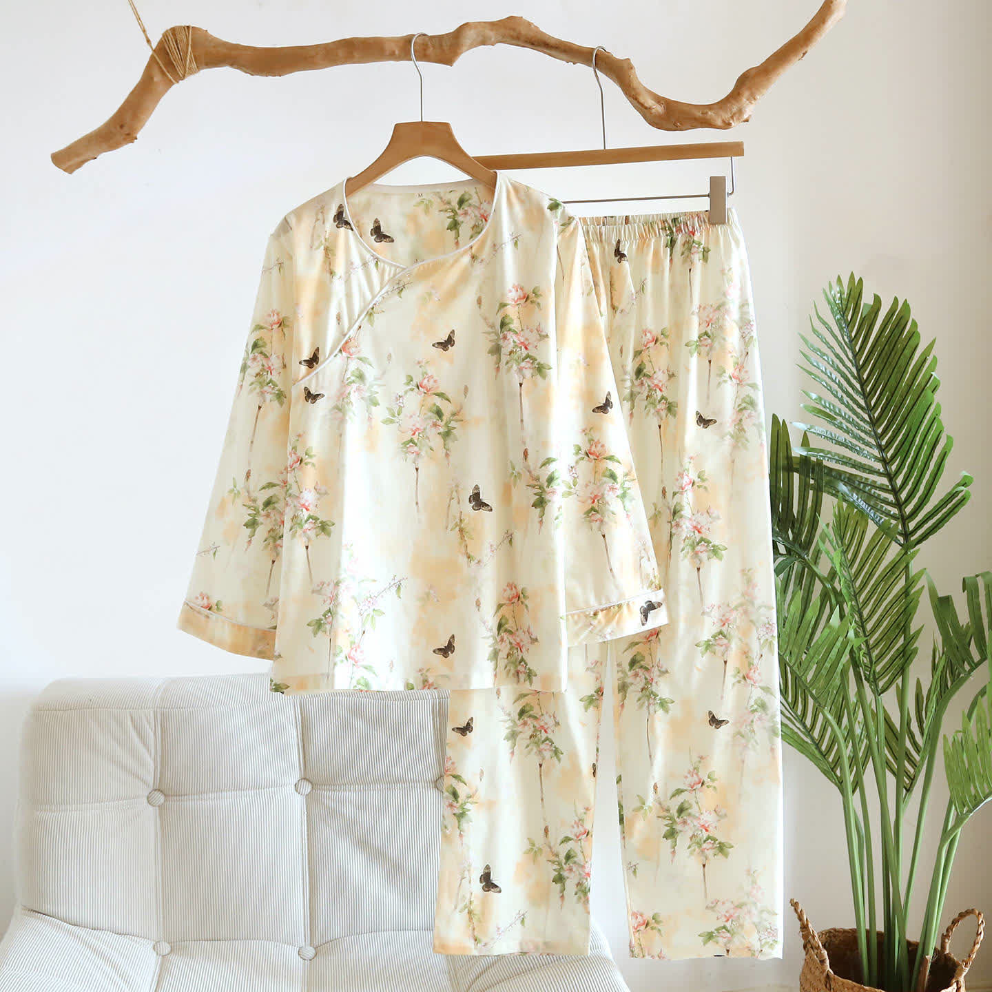 Ensemble pyjama en coton oriental à motifs floraux et papillons - Beige - XL - image 0