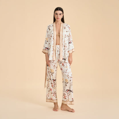 Ensemble kimono vintage pour la détente, orné de motifs floraux et d'oiseaux. - image 1