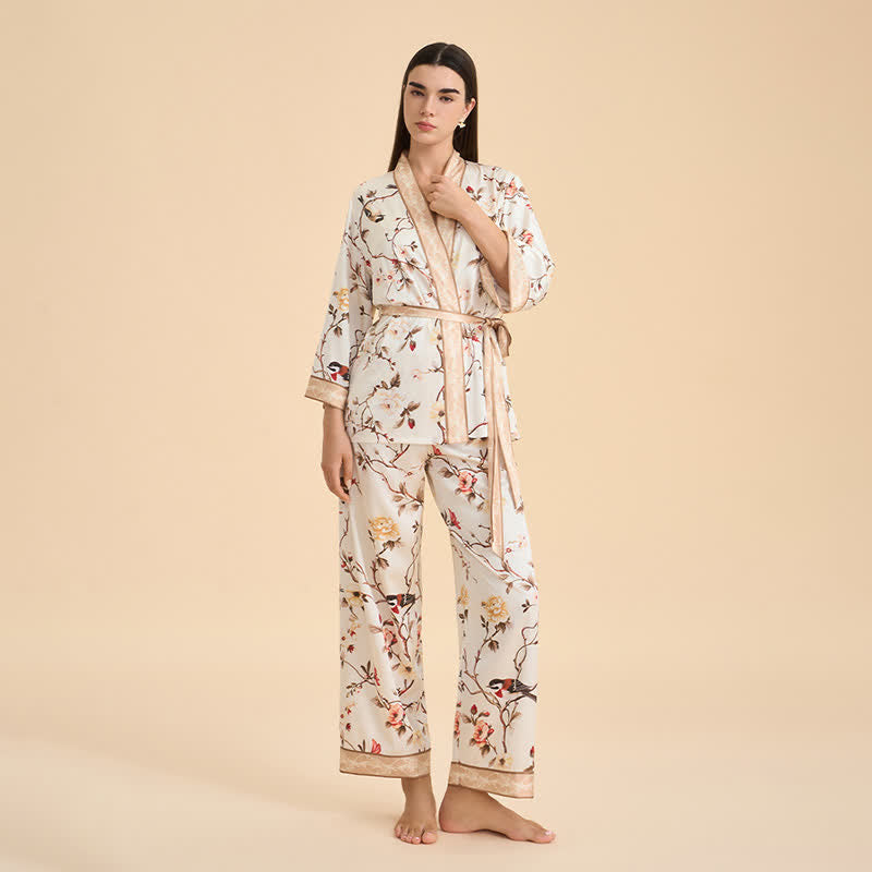 Ensemble kimono vintage pour la détente, orné de motifs floraux et d'oiseaux. - image 3