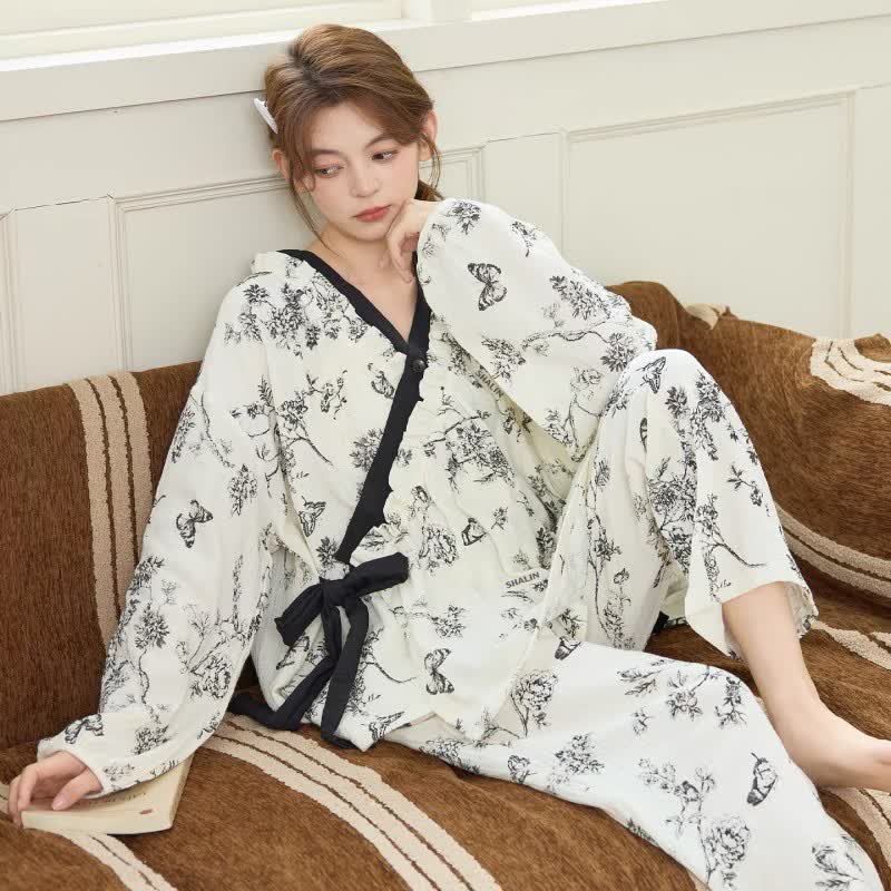 Ensemble de vêtements d'intérieur à motif d'encre orientale et motif de papillon floral - image 2