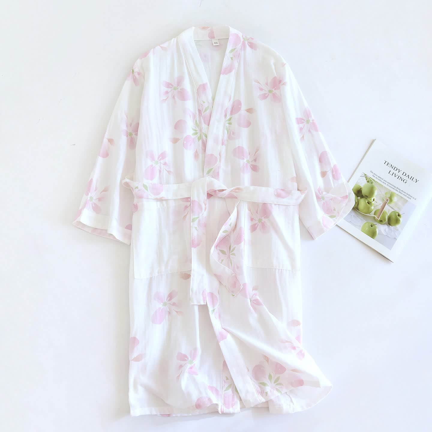 Peignoir de style kimono en gaze de coton à motif de fleurs de cerisier - image 3