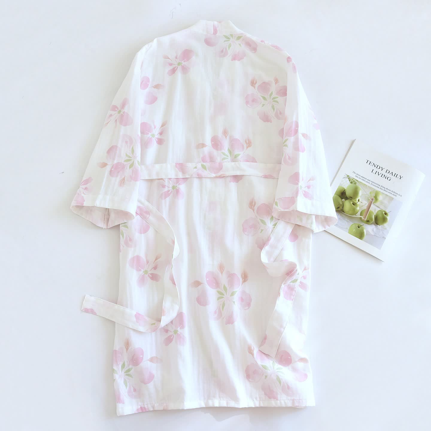 Peignoir de style kimono en gaze de coton à motif de fleurs de cerisier - image 4