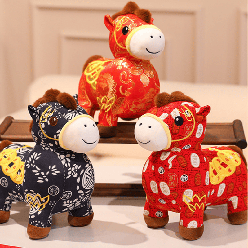 Poupée porte-bonheur en peluche Cheval du zodiaque chinois - Quantité (A + B + C) - 3 pièces - 28 cm - image 3