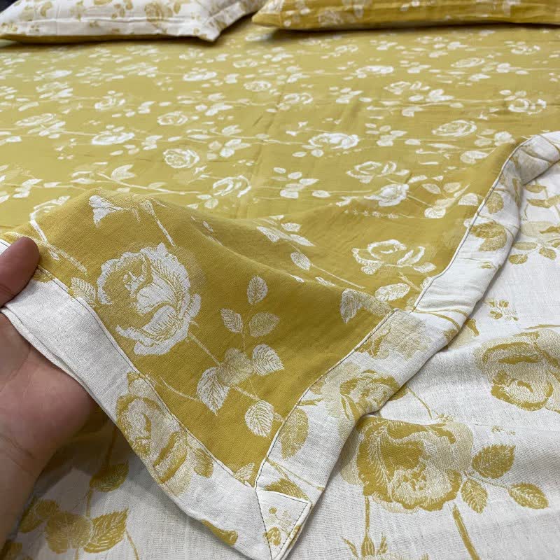 Drap-housse réversible en coton à motif de roses jaunes - Couvre-lit avec 2 taies d'oreiller - 270 cm x 245 cm - image 0