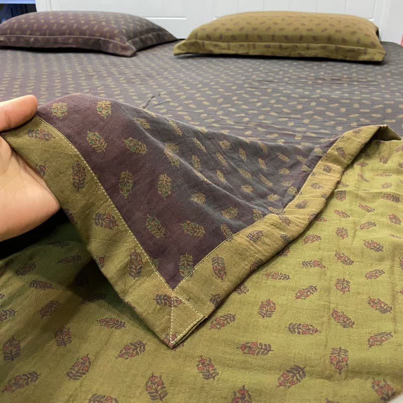 Drap-housse réversible en coton à motif floral rétro - violet foncé et vert - Couvre-lit avec 2 taies d'oreiller - 270 cm x 245 cm - image 6