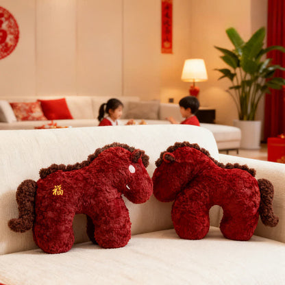 Coussin en peluche à l'effigie de la mascotte du cheval 2026 - image 0
