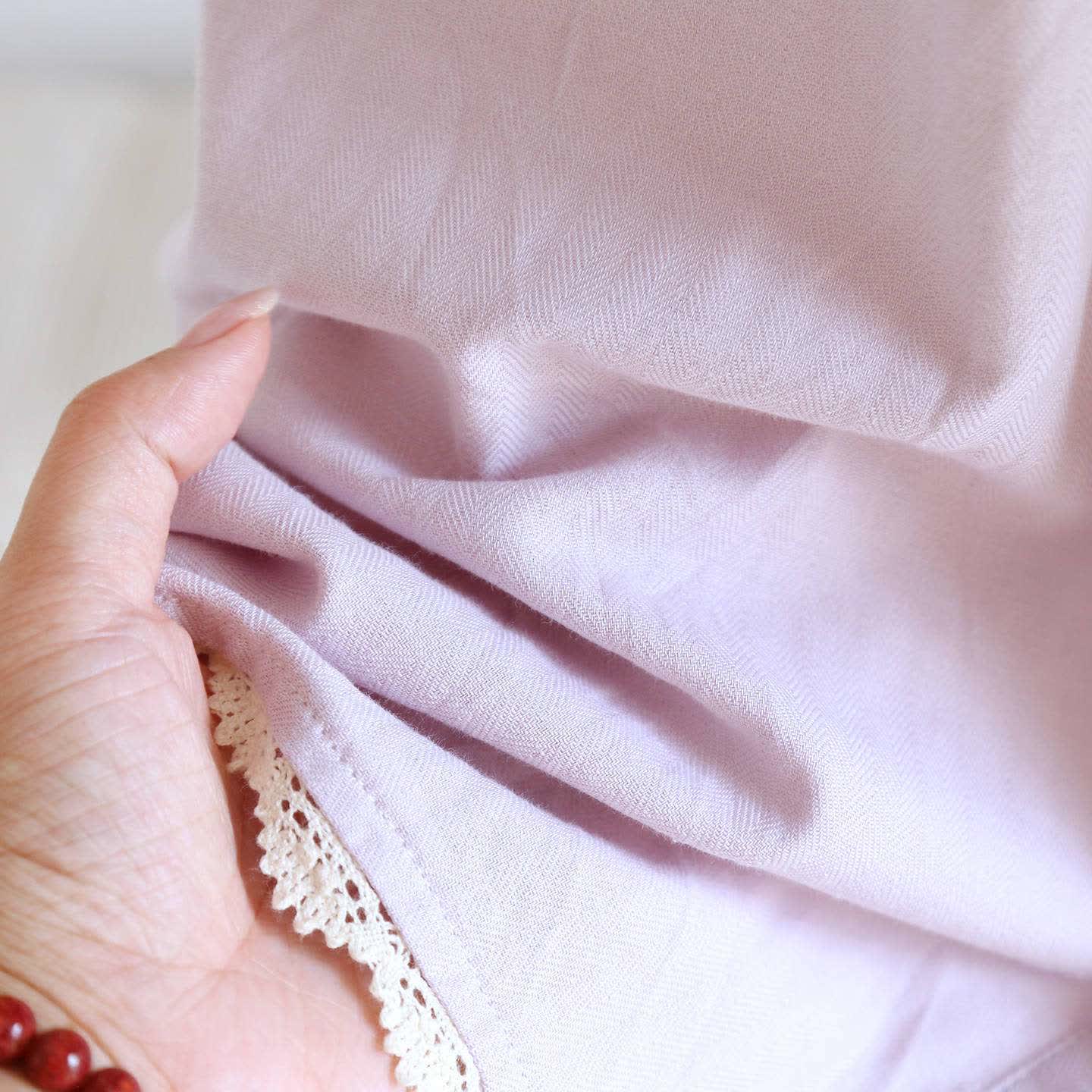 Ensemble pyjama court uni avec bordure en dentelle - image 12