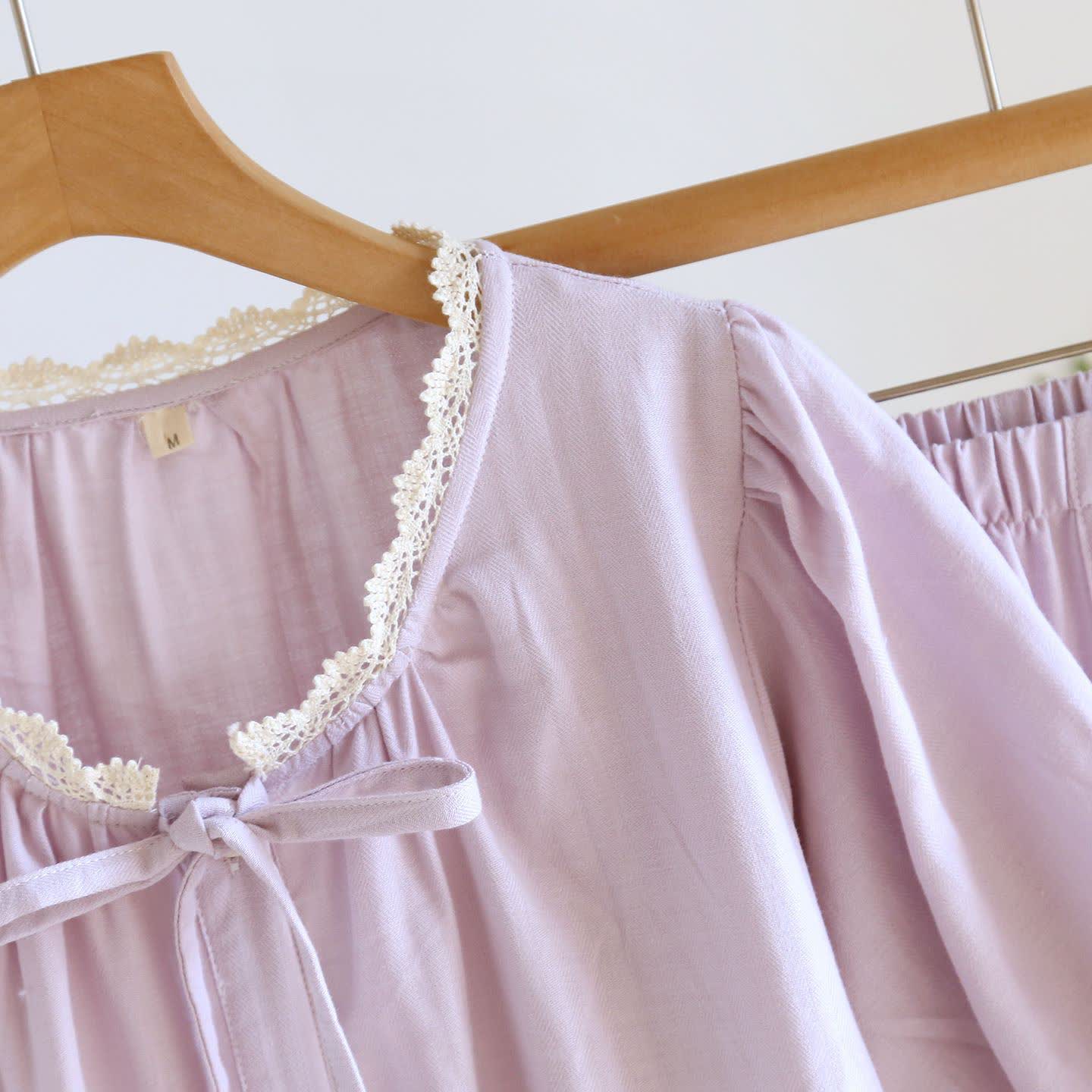 Ensemble pyjama court uni avec bordure en dentelle - image 8