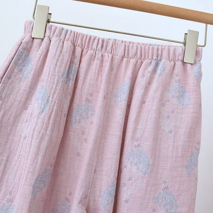 Ensemble pyjama en coton de style vintage avec un motif floral discret - image 8