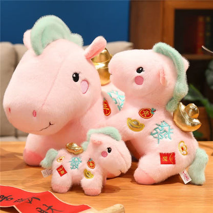 Décoration en peluche cheval porte-bonheur rose - image 1