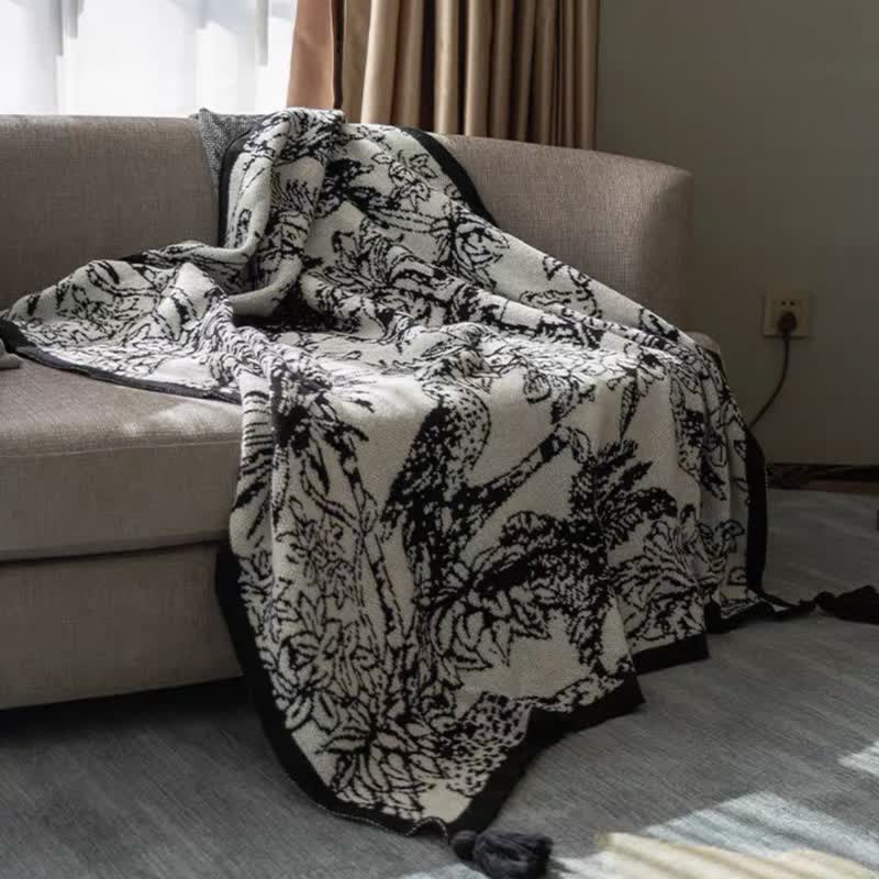 Couverture tricotée vintage à motifs floraux et oiseaux - 130 cm x 230 cm - image 0