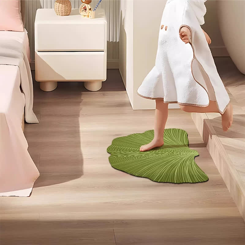Tapis de bain antidérapant à motif de feuilles de ginkgo. - image 1