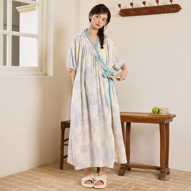 Nuisette vintage artistique avec col à volants et lien sur le côté. - image 2