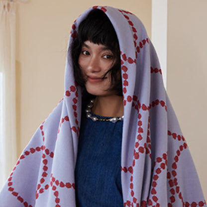 Plaid réversible à motifs circulaires et à pompons - image 13