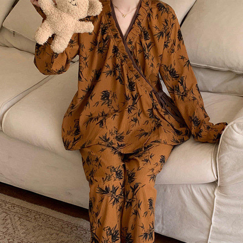 Ensemble pyjama à col volanté et motif de feuilles - image 1