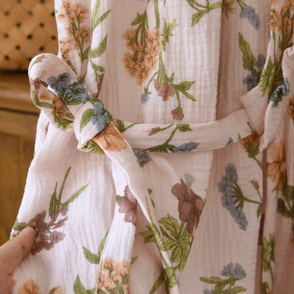 Peignoir en gaze de coton à motif floral et col à volants - image 6