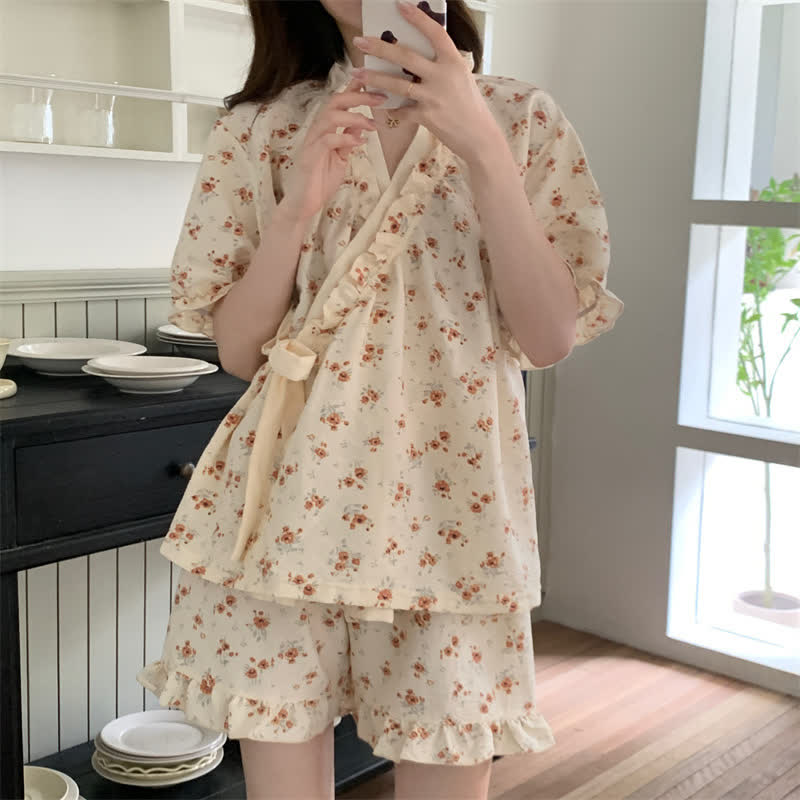 Pyjama de style champêtre à motifs floraux et manches à volants - image 1