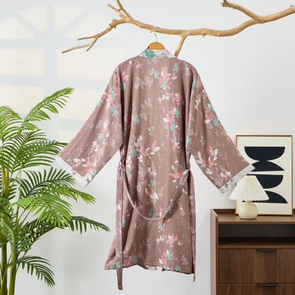 Peignoir de style kimono en gaze de coton à motif floral vintage - image 1