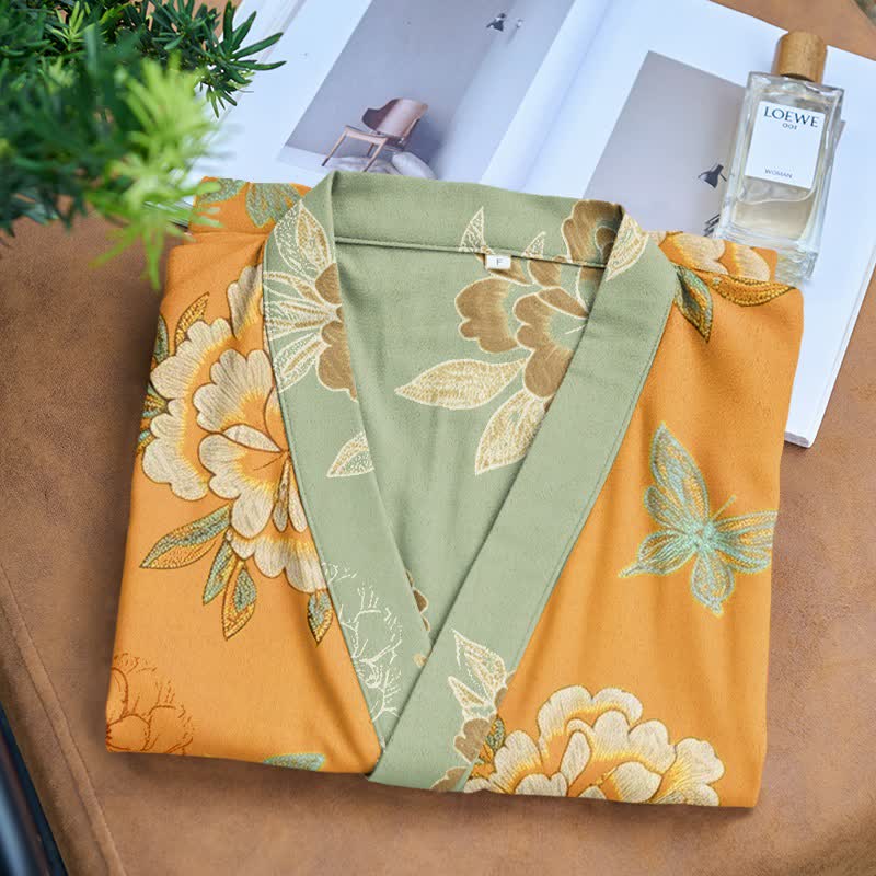 Peignoir de style kimono en gaze de coton orné d'une pivoine jaune - image 3