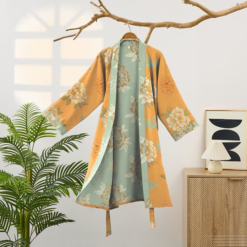 Peignoir de style kimono en gaze de coton orné d'une pivoine jaune - image 1