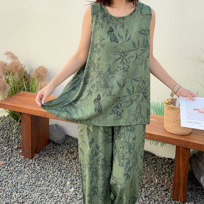 Pyjama à motifs floraux verts, débardeur et pantalon à papillons - image 1