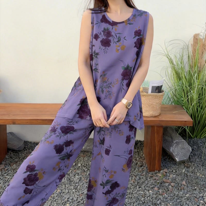 Pyjama violet à fleurs avec débardeur et pantalon - image 3