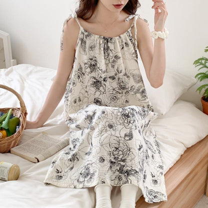 Chemise de nuit en coton ornée de motifs floraux et d'encre artistique. - image 4