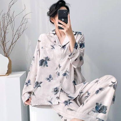 Ensemble pyjama à motifs floraux et papillons (effet délavé) - image 1