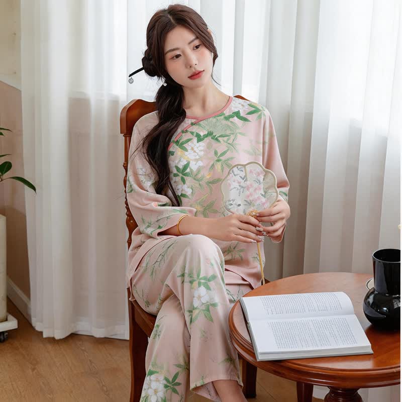 Ensemble pyjama à motifs floraux et de feuilles orientales - image 1