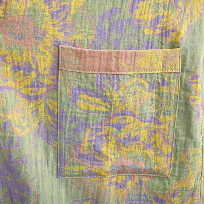 Peignoir en coton à manches courtes, orné de motifs floraux artistiques. - image 7