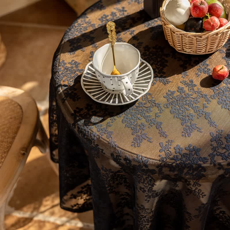 Nappe à motif jacquard floral et bordure en coquillage - image 16