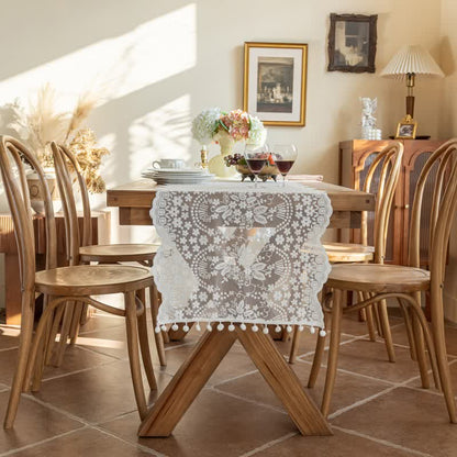 Chemin de table à motif floral et à pompons en dentelle et feuilles - Blanc - 45 cm x 300 cm - image 1