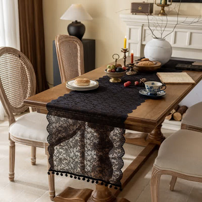 Chemin de table élégant orné de dentelle florale et de pompons - Noir - 45 cm x 300 cm - image 4
