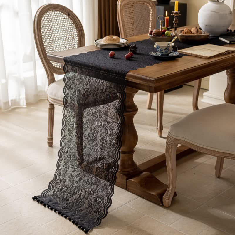 Chemin de table en dentelle jacquard à motifs de roses et à pompons - image 6