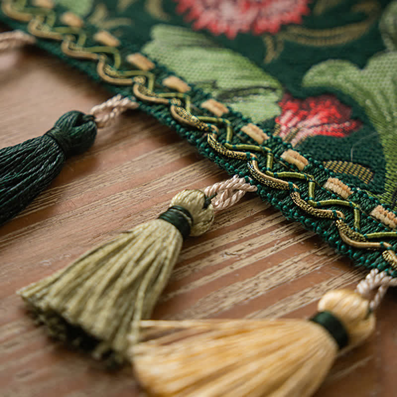 Chemin de table à motif jacquard de feuilles tropicales et à pompons - image 8