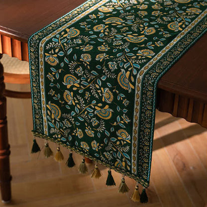 Chemin de table à motif jacquard de branches vintage et à pompons - image 7